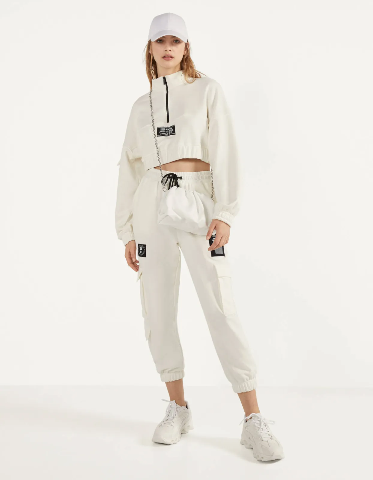 Sneaker mit Öffnungen in der Sohle