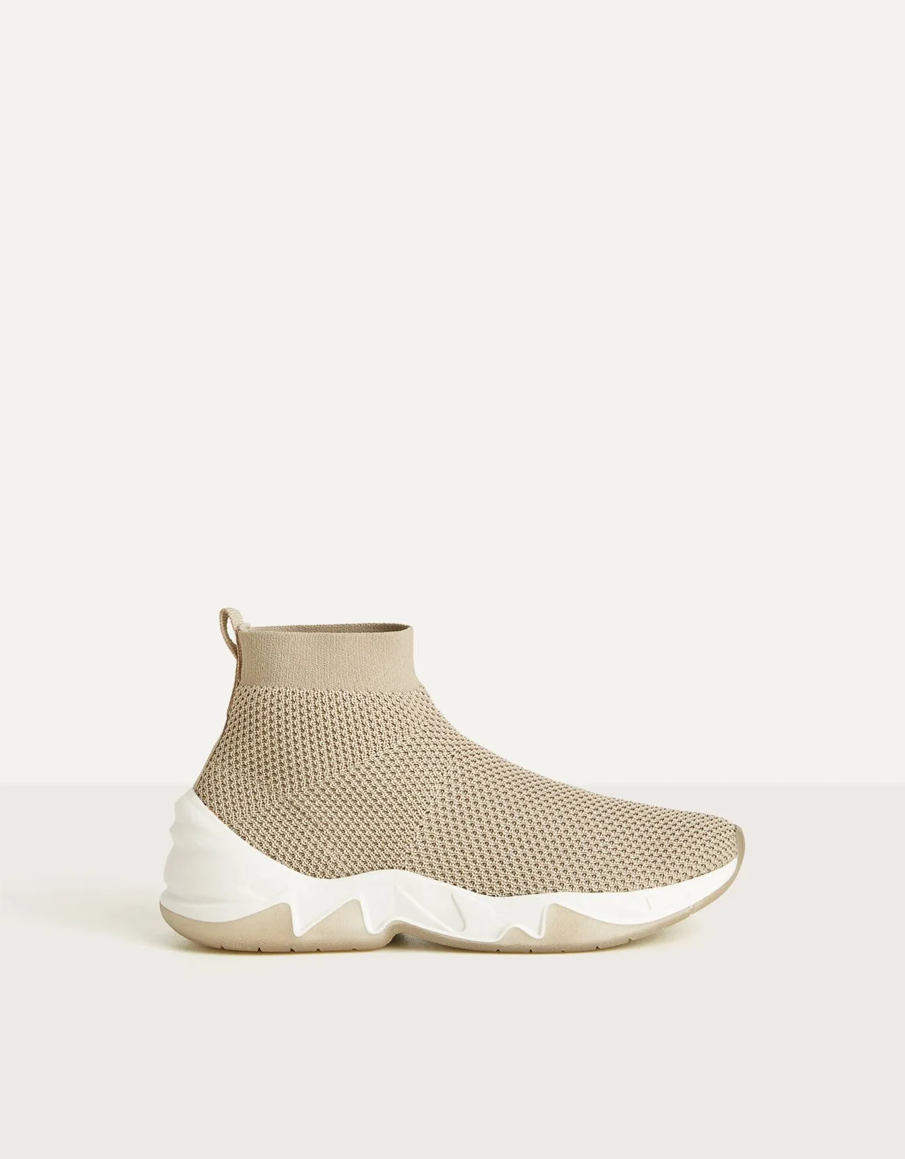 Hohe Sneaker mit elastischem Schaft · Beige