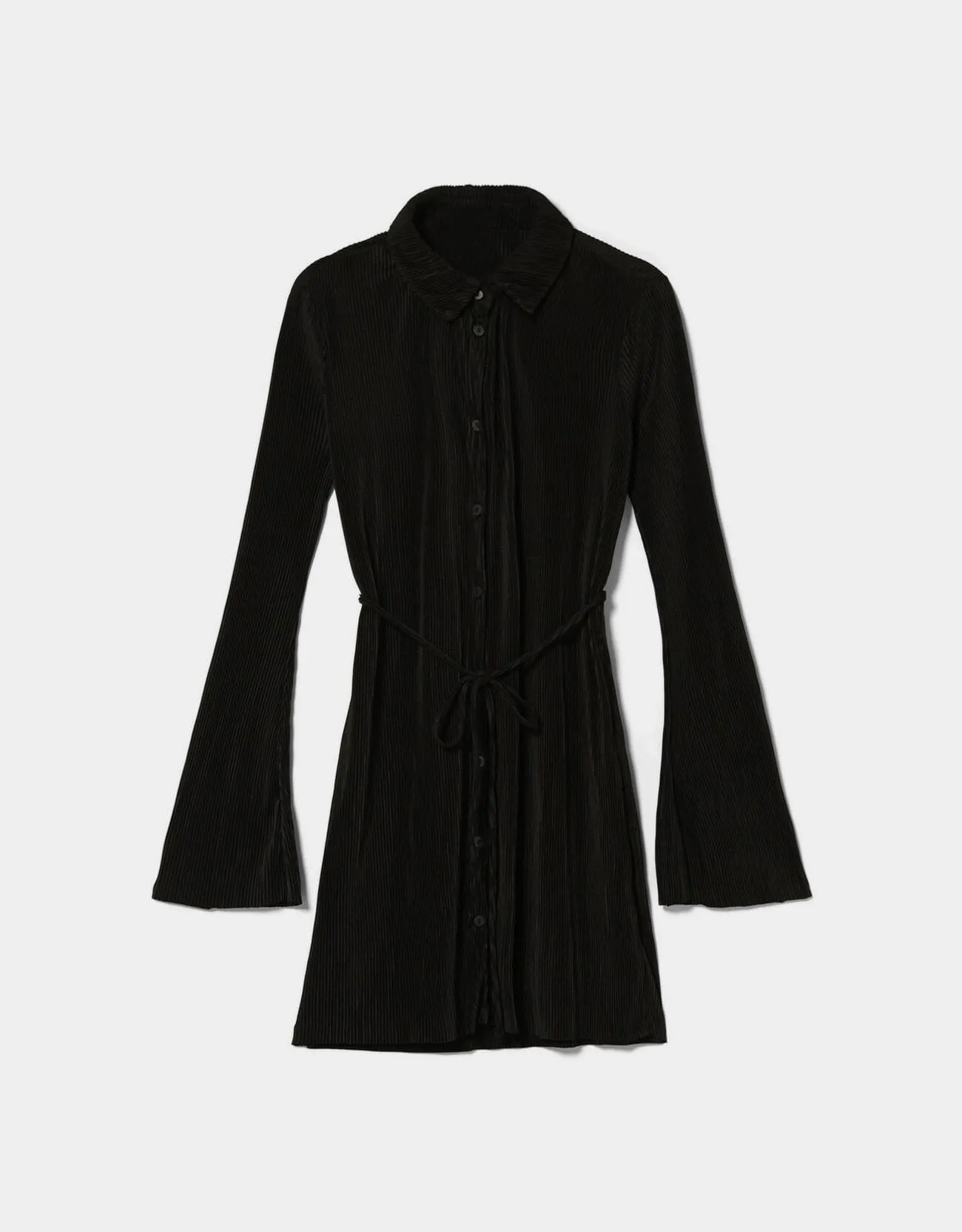 Plissiertes Minikleid mit langen Ärmeln und Gürtel · Schwarz