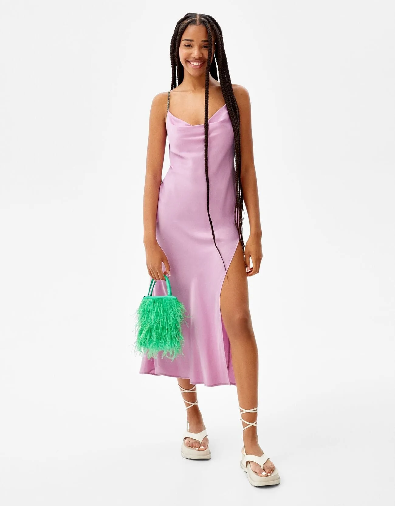 Satiniertes Midikleid mit Trägern und Strass · Flieder