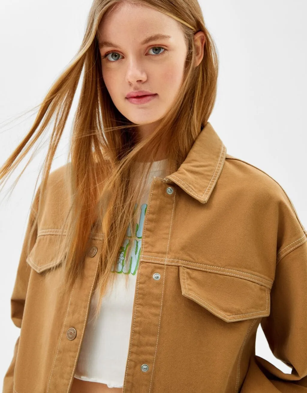 Truckerjacke aus Baumwolle mit Kontrastfarbe · Camel