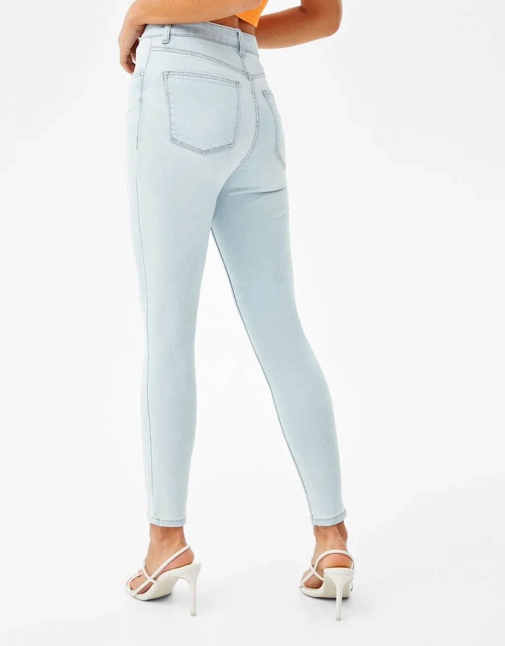 Super High Waist Jeans · Hellblau