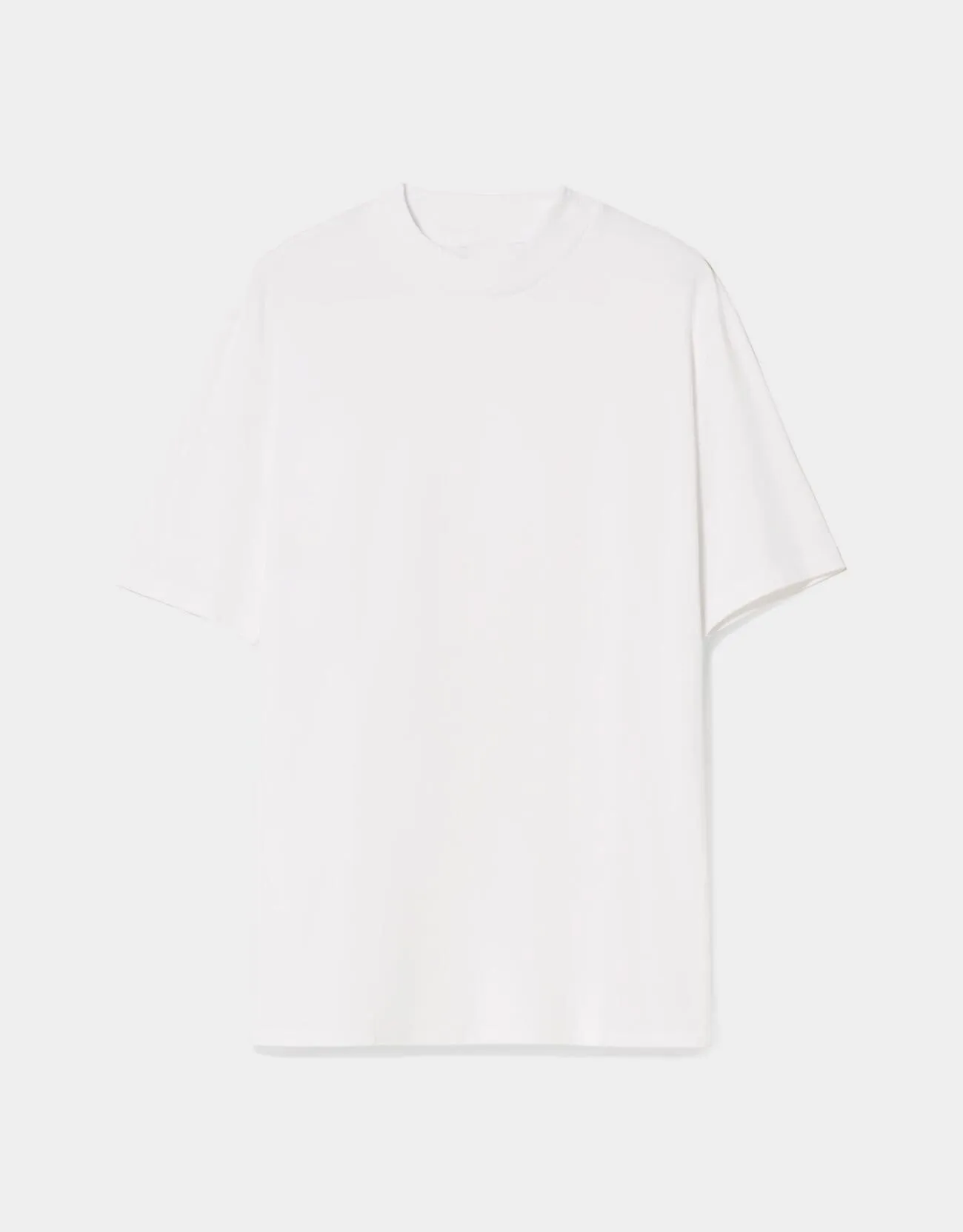 T-Shirt im Slim-Fit mit geripptem Stehkragen · Weiß