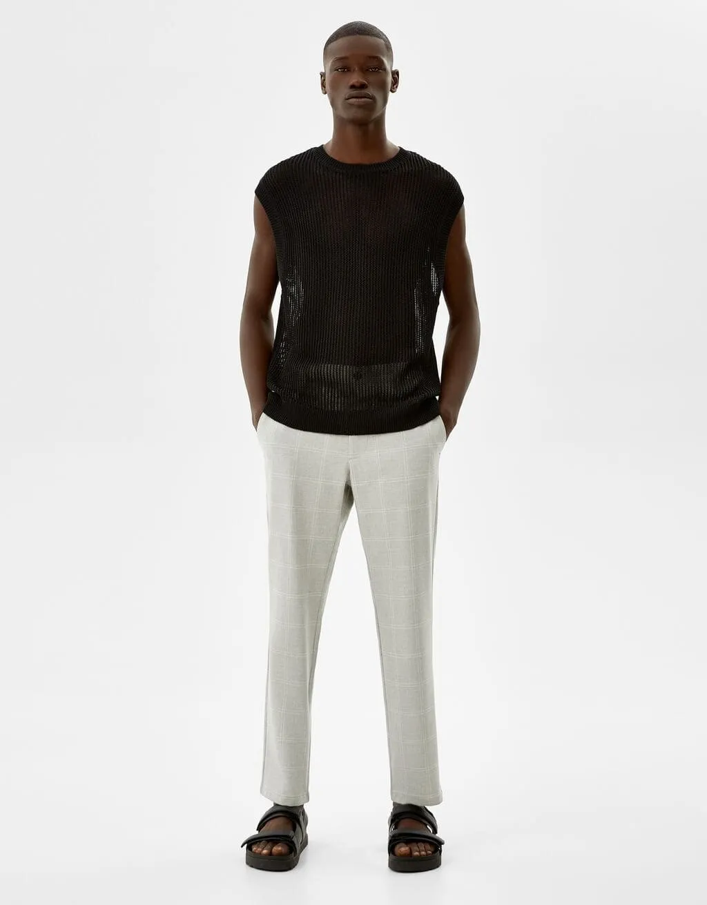 Eng geschnittene Slim-Fit-Hose mit seitlichem Gummizug · Grau