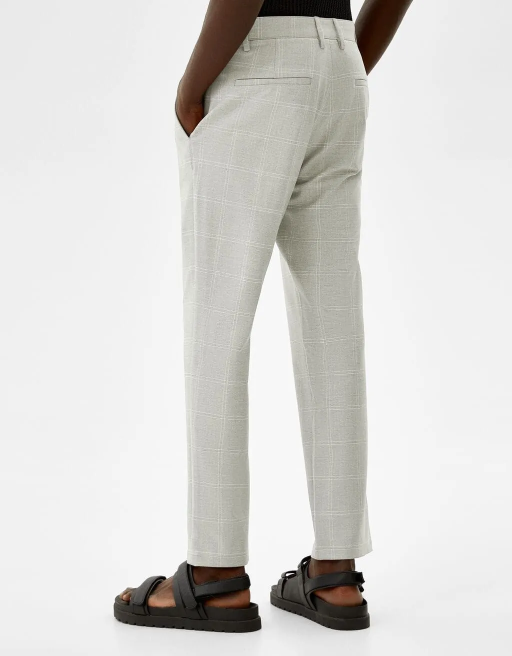 Eng geschnittene Slim-Fit-Hose mit seitlichem Gummizug · Grau
