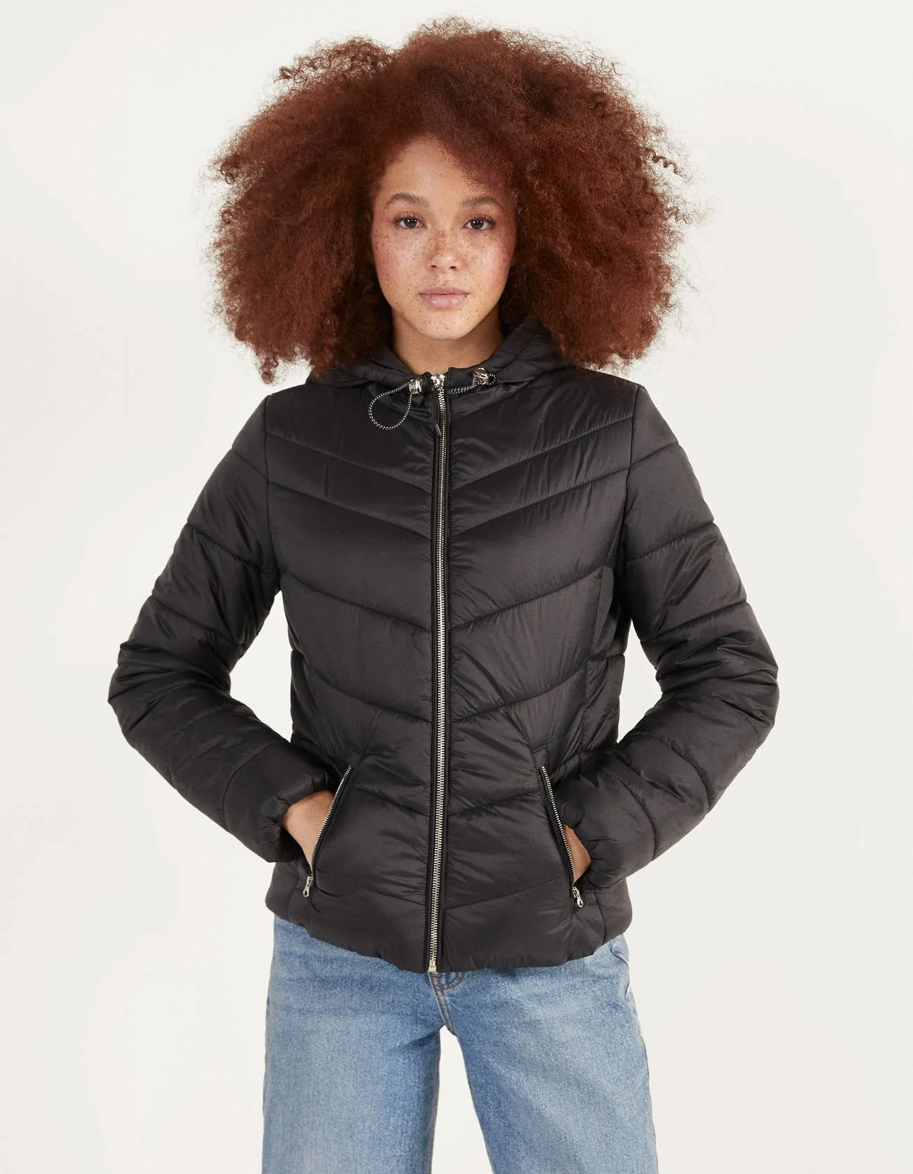 Steppjacke mit Kapuze · Schwarz