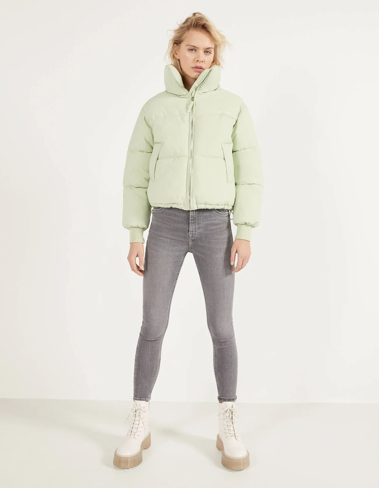 Pufferjacke aus Nylon · Salbeigrün