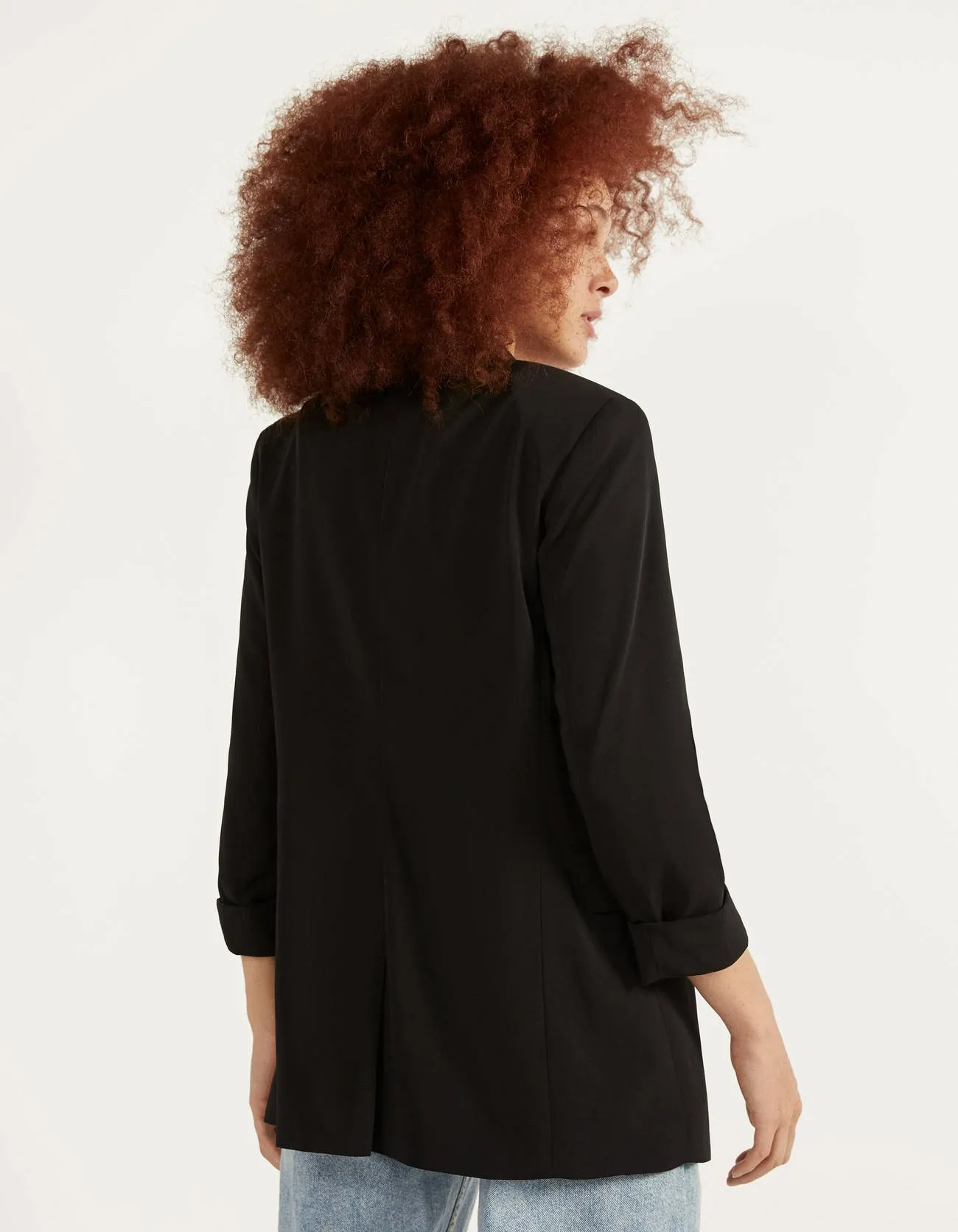 Blazer mit hochgerollten Ärmeln · Schwarz