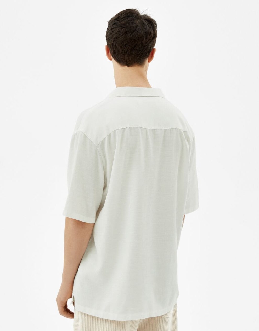 Kurzärmeliges Hemd im Relaxed Fit · Weiß